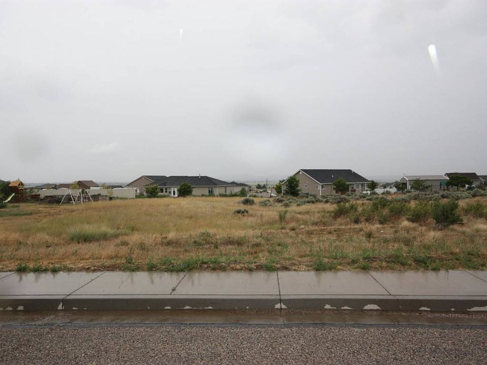 2nd image of 5097 N Scenic Dr