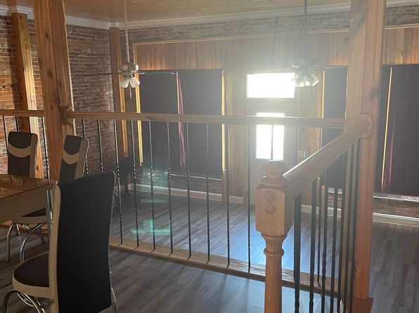 33 W Oak St APT A, Mc Rae Helena, GA 31055