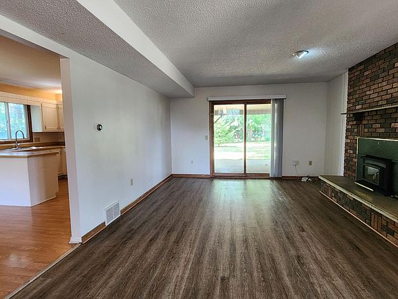 5th image of 1404 City View Ct NE