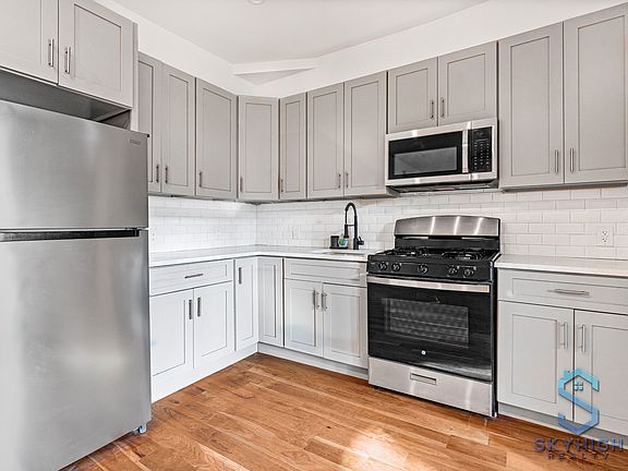 4th image of 384 Kosciuszko St #F