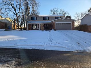 3123 Rolling Green Cir S, Rochester Hills, MI 48309