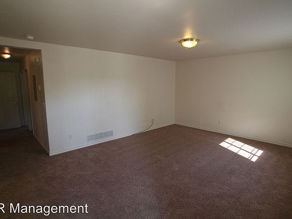 5th image of 809 Mantle Dr APT B