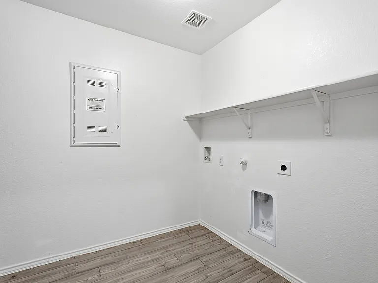 933 Dressage Dr — Photo 17