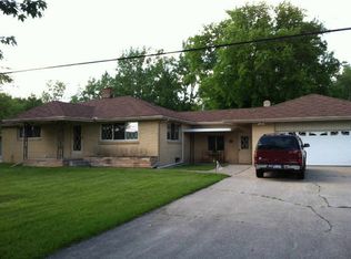 1605 Parish Rd E, Kawkawlin, MI 48631