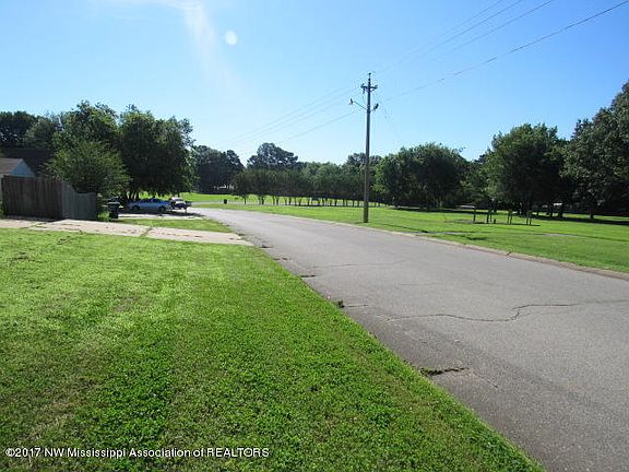 4th image of 3425 Edenshire Ln