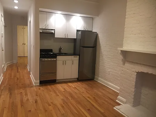 Rented by Metropolis Real Estate of Manhattan | media 8