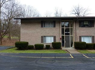 4064 Sanlin Dr, Coraopolis, PA 15108