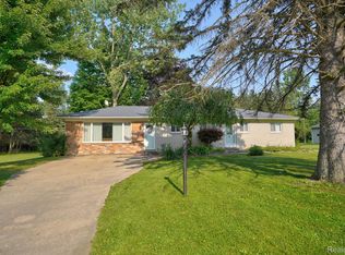 4671 Rochester Rd, Dryden, MI 48428