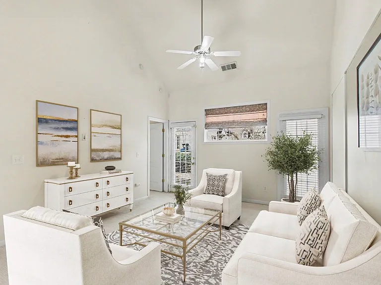 2367 Suwanee Pointe Dr #2367 — Photo 4
