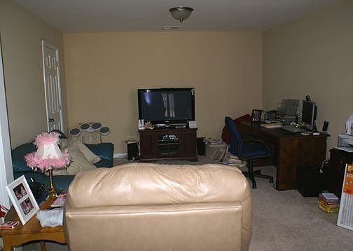 Loft area - great office or playroom