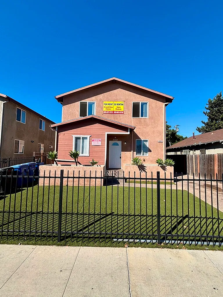 5 bed, 1863 sqft, $3,950 — Photo 1