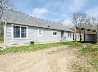 15664 Old Walton Rd, Buchanan, MI 49107