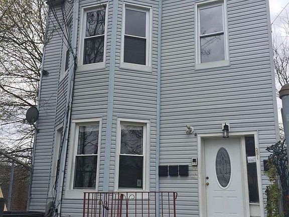 3rd image of 281 Arlington Ave #3