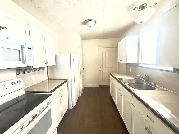 3rd image of 5311 Avenue O