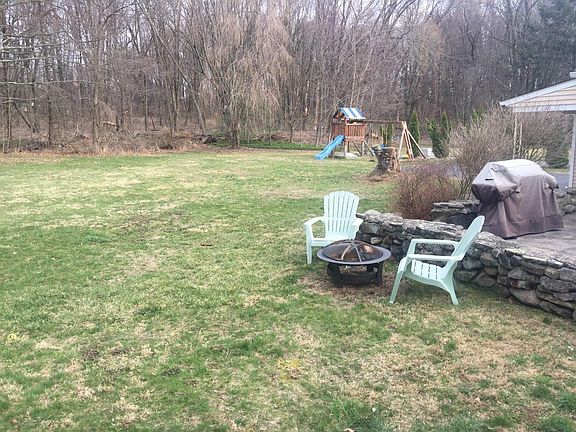 Spacious & Level backyard