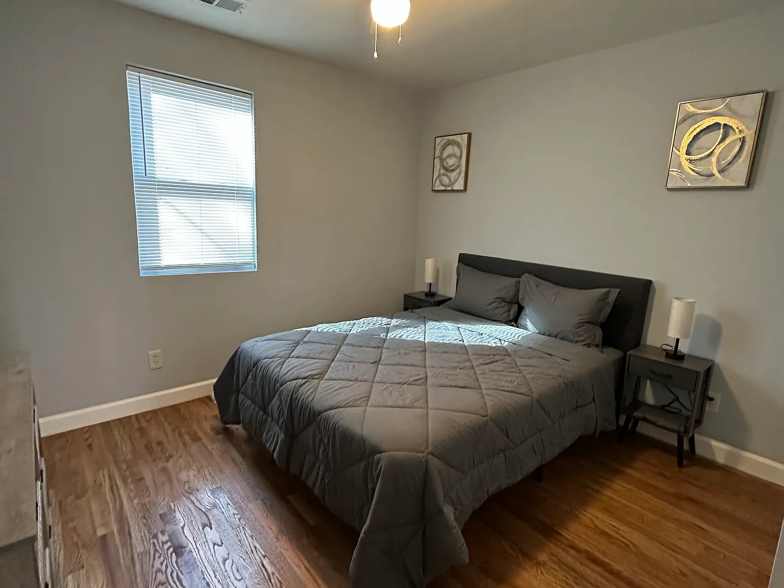 2 bed, 850 sqft, $1,600 — Photo 2