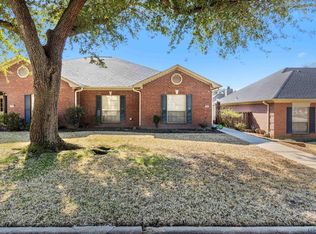 306 Hampton Ct, Longview, TX 75605