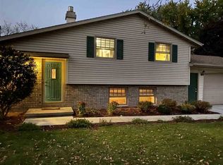 1444 Bruce Ln, Green Bay, WI 54313