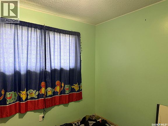 5th image of 8912 Deans Cres