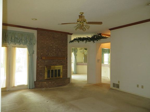 5th image of 107 N York Ave