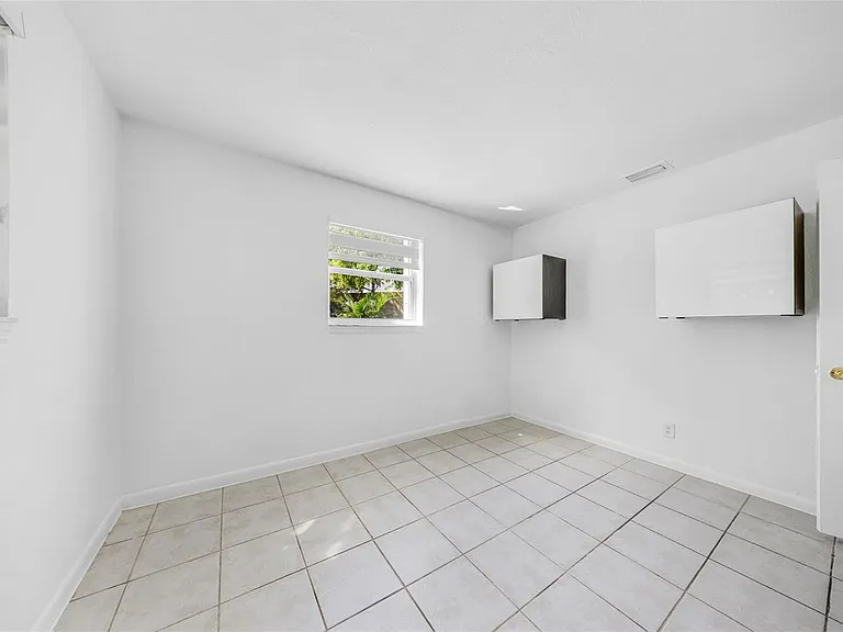 5921 NE 1st Ave — Photo 24