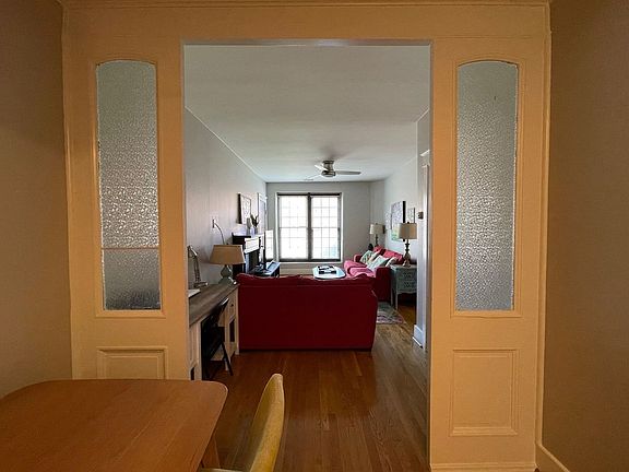 3rd image of 4611 Woodlawn Dr APT 2