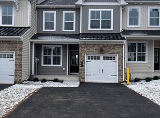 9 Turf Ct, Royersford, PA 19468
