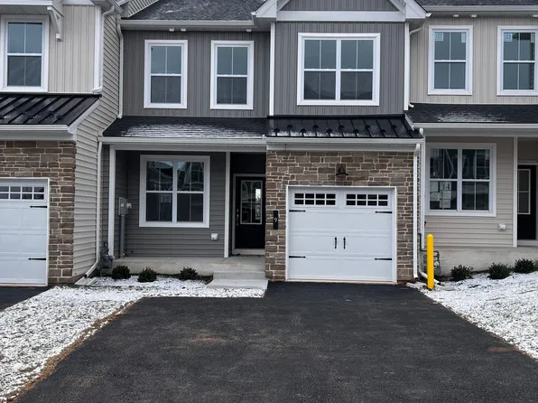 9 Turf Ct, Royersford, PA 19468