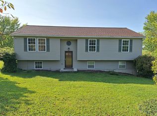173 Camelot Blvd, Falling Waters, WV 25419