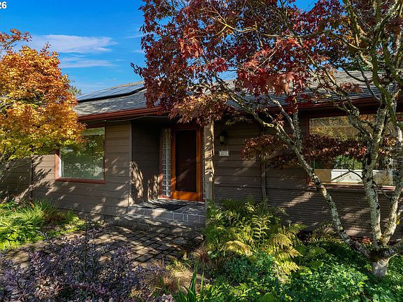 2nd image of 3270 SW Vista Dr