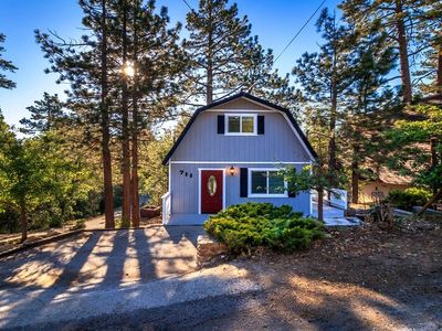 711 Orange Ave, Sugarloaf, CA, 92386