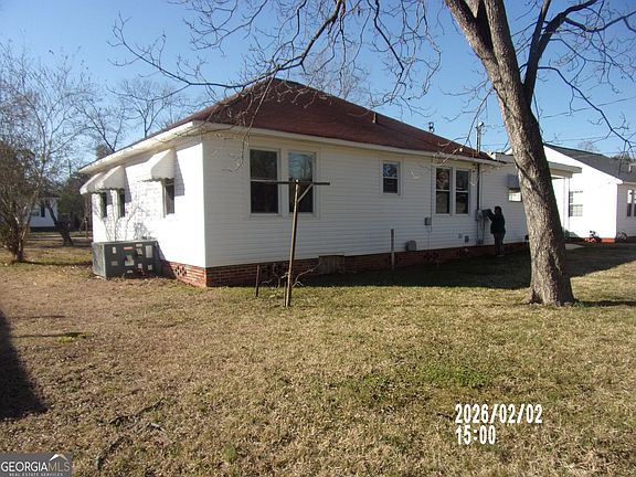 4th image of 108 R St