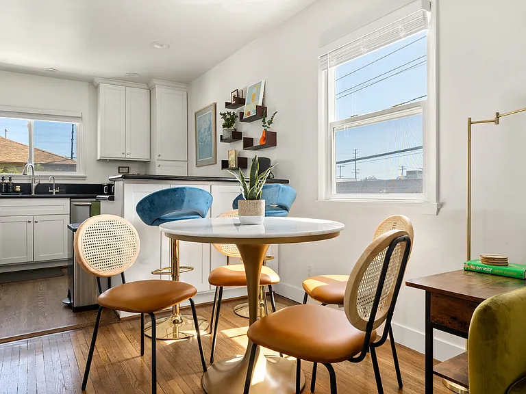 1736 Franklin St #C — Photo 6