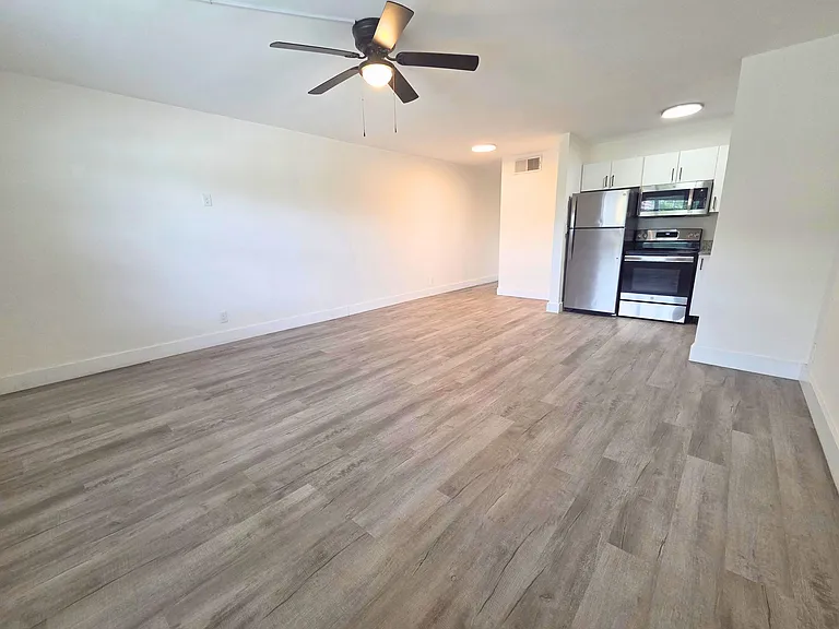 1300 Northeast 3rd Street — Photo 20