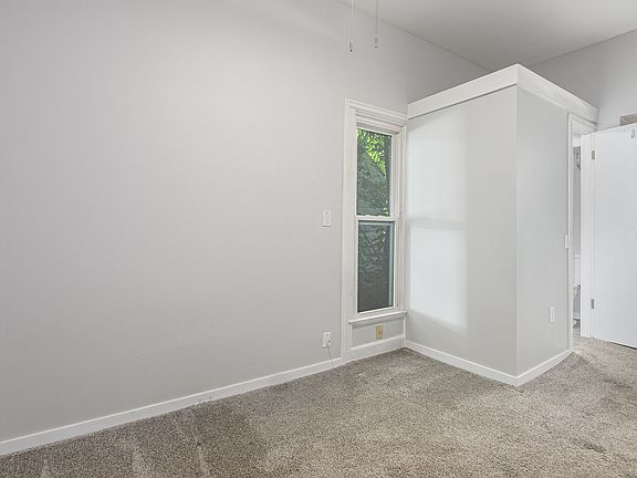 4th image of 102 Paw St #1