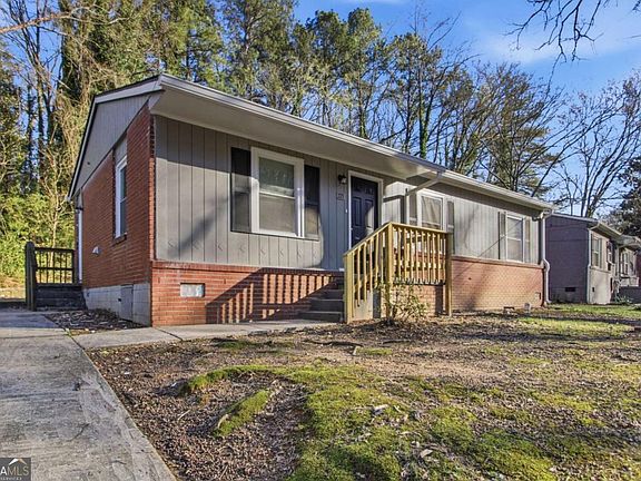 3rd image of 333 Argus Cir NW