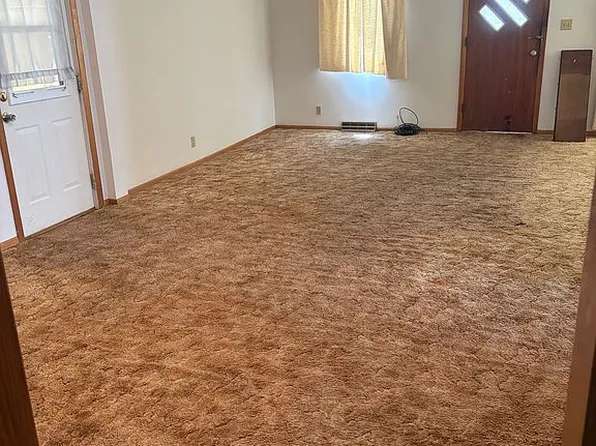 508 Drummond Ave, Wolbach, NE 68882