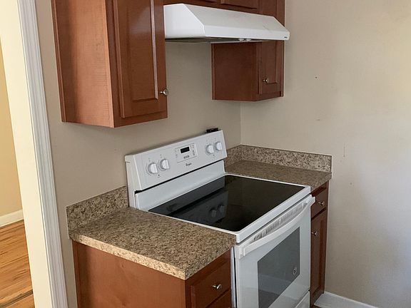 5th image of 3238 College St