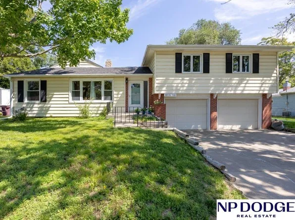 5130 Randolph St, Lincoln, NE 68510