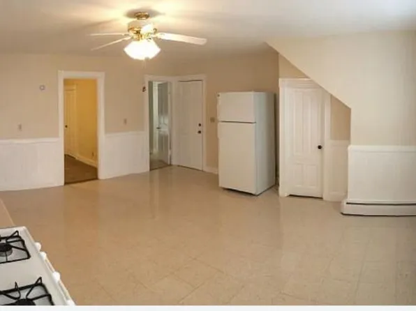 1172 Roosevelt Ave #3, Pawtucket, RI 02861