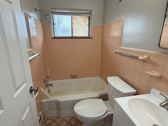 5th image of 740 Edgemont Blvd APT 9