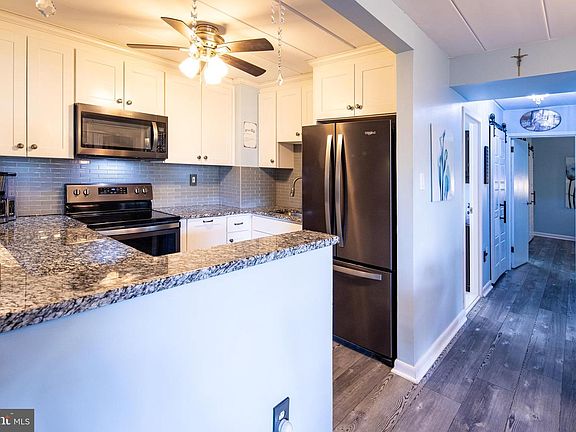 3rd image of 2302 Riddle Ave APT 2