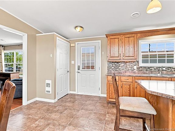 3rd image of 7 Stewart St