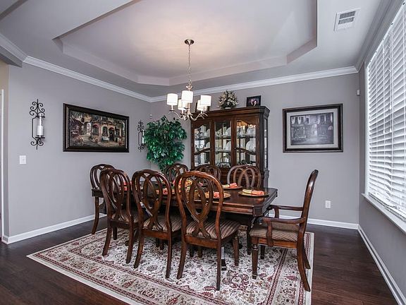 5th image of 312 Dandelion Dr