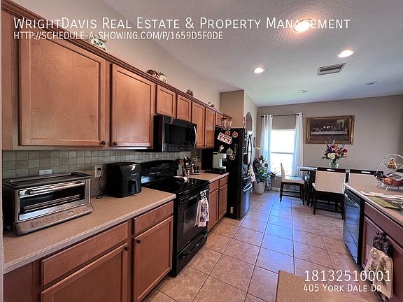 5th image of 405 York Dale Dr