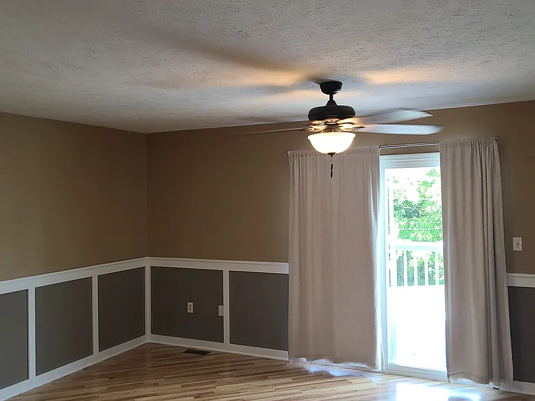 1526 Old Oak Ln — Photo 11