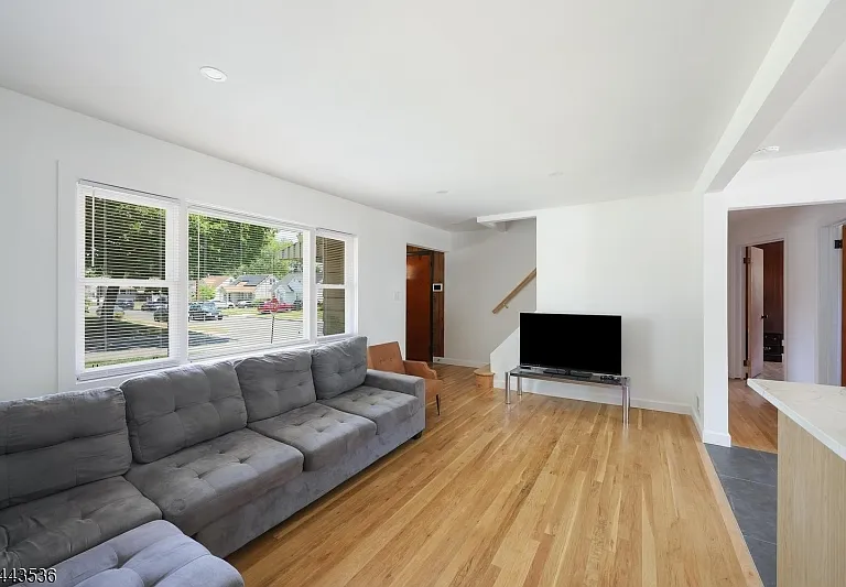 538 Dietz St — Photo 3