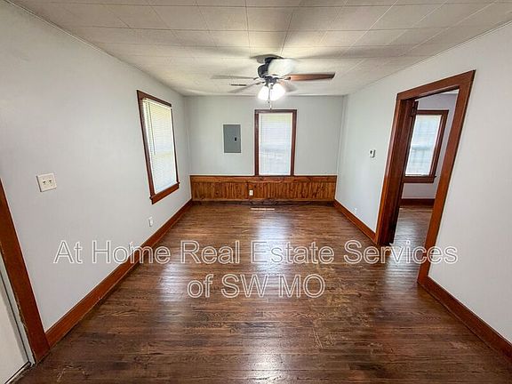 2nd image of 1019 S Weaver Ave
