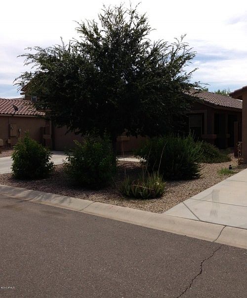 1st image of 1411 E Lakeview Dr