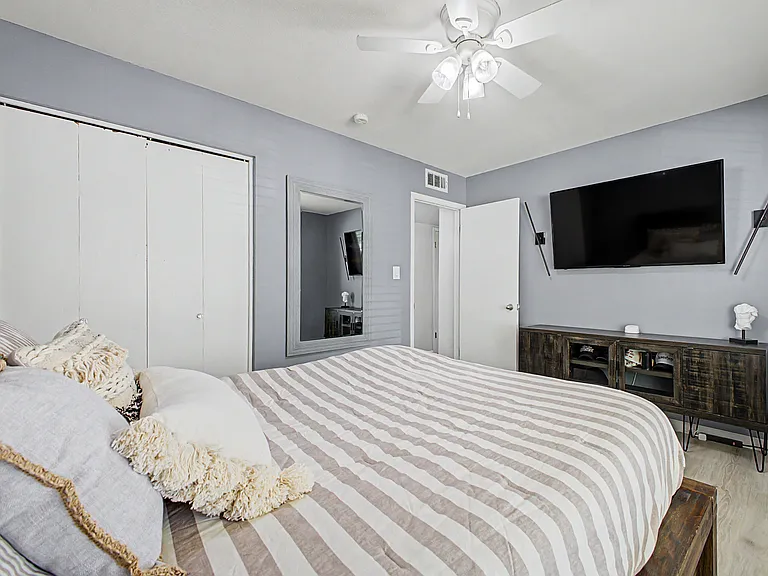 1958 E Laguna Dr — Photo 23